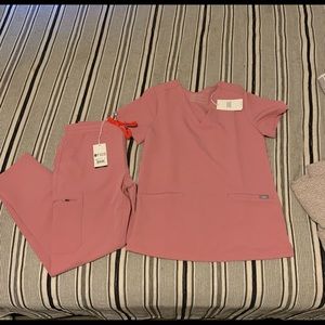 NWT Figs| Chalk Pink XS/XSP Set